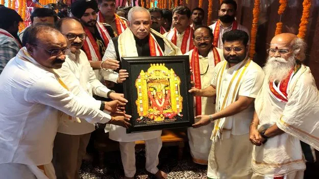 దుర్గమ్మను దర్శించుకున్న గవర్నర్ జస్టిస్ అబ్దుల్ నజీర్