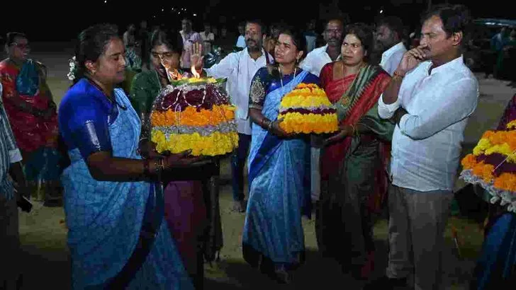  యాదాద్రి భువనగిరి జిల్లాలో  సందడిగా బతుకమ్మ వేడుకలు