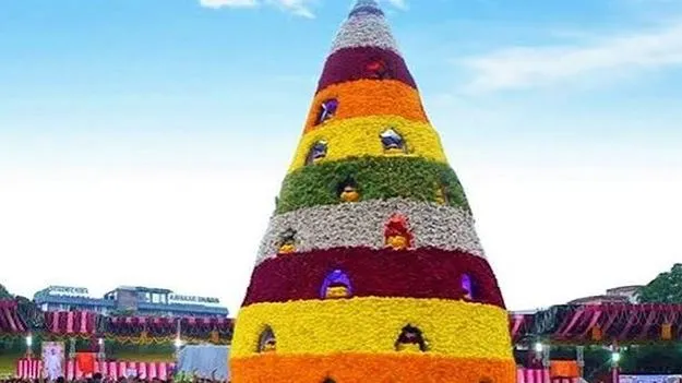 బతుకమ్మ వేడుకలకు రూ.10 కోట్లు
