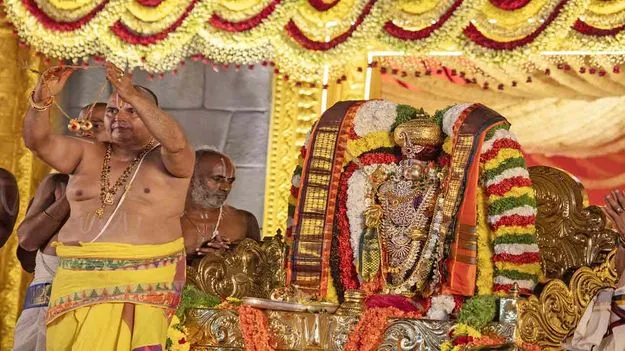 లోక కల్యాణం కోసం నిత్య పెళ్లికొడుకుగా...