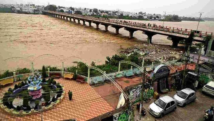 శ్రీకాకుళం బూర్జలో వరద బీభత్సం.. పోలీస్ స్టేషన్‌లోకి చేరిన నీరు