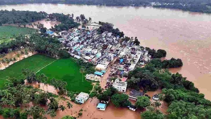 శ్రీకాకుళం బూర్జలో వరద బీభత్సం.. పోలీస్ స్టేషన్‌లోకి చేరిన నీరు