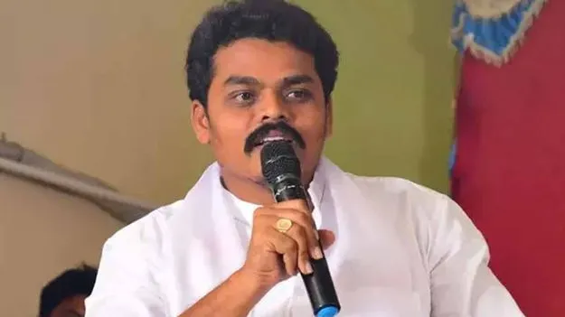 సామాన్యుడిలా తహసీల్దార్ ఆఫీస్‌కు పోలవరం ఎమ్మెల్యే..