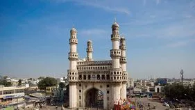 పెచ్చులూడుతున్న చార్మినార్‌