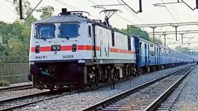 వికారాబాద్‌ స్టేషన్‌లో ఎక్స్‌ప్రెస్‌ రైళ్లకు హాల్ట్‌