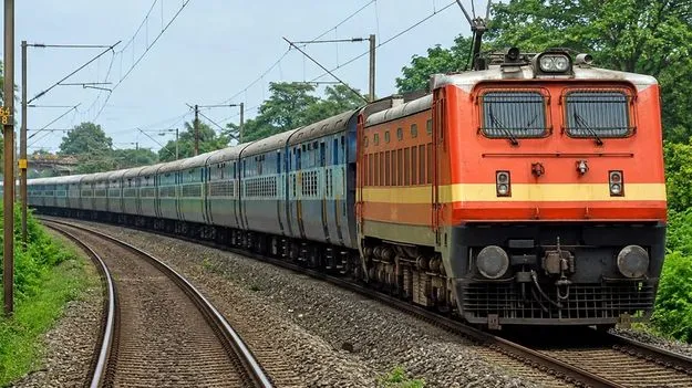 సుబేదార్‌గంజ్‌-యశ్వంతపూర్‌ మార్గంలో 26 ప్రత్యేక రైళ్లు