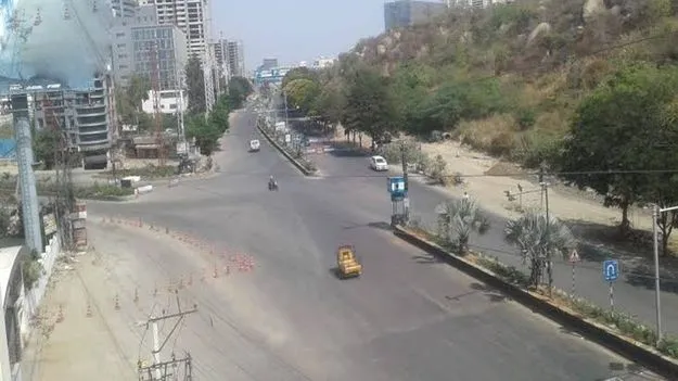 ఖాజాగూడ జంక్షన్‌ వద్ద ట్రాఫిక్‌ మళ్లింపు 