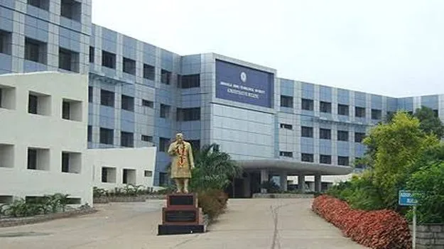 జేఎన్‌టీయూ హాస్టళ్లలో భద్రత డొల్ల!