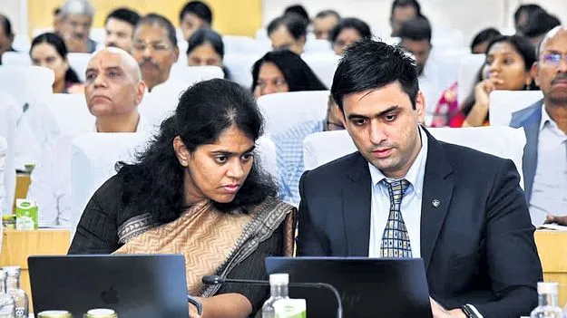 Collector: అలాంటి పరిశ్రమలకూ రుణాలు ఇప్పించండి