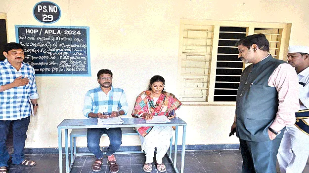   Vote అర్హులకు ఓటు హక్కు కల్పించాలి