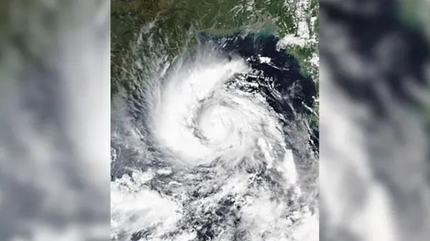 దక్షిణ తమిళనాడులో తుఫాను బీభత్సం