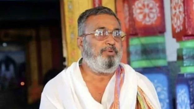 గణపతి పూజ చేస్తూ పురోహితుడి మృతి