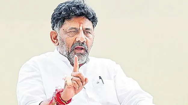 కన్నడ మాట్లాడితే ఉద్యోగాలివ్వరా?!