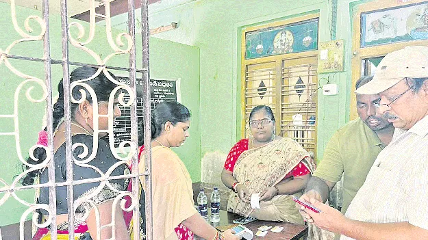 వేగంగా రేషన్‌ పంపిణీ