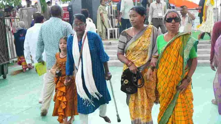 అన్నపూర్ణాదేవిగా విజయవాడ దుర్గమ్మ.. తరలివస్తున్న భక్తులు