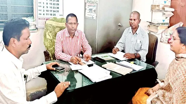 వేరుశనగ విత్తనాల పంపిణీపై విచారణ