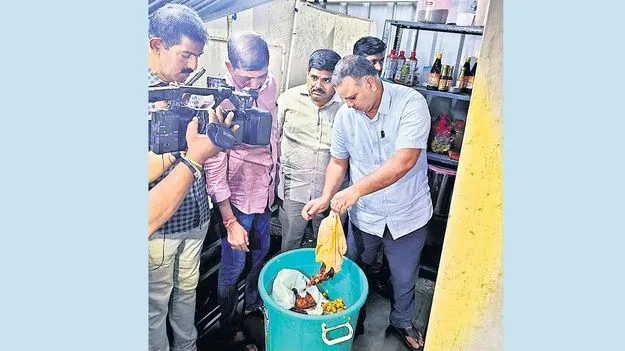 హోటళ్లలో కొనసాగిన తనిఖీలు