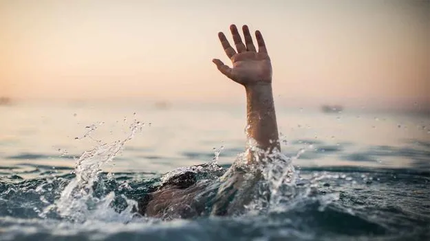 నిమజ్జనోత్సవం  మహా విషాదమై..