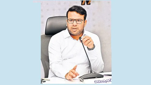 హోటళ్లలో తనిఖీలు
