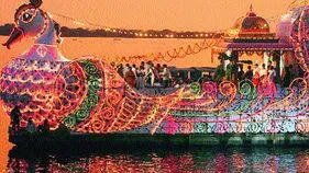 దసరా పర్వదినాన కృష్ణమ్మ ఒడిలో ఆధ్యాత్మిక వైభవం 