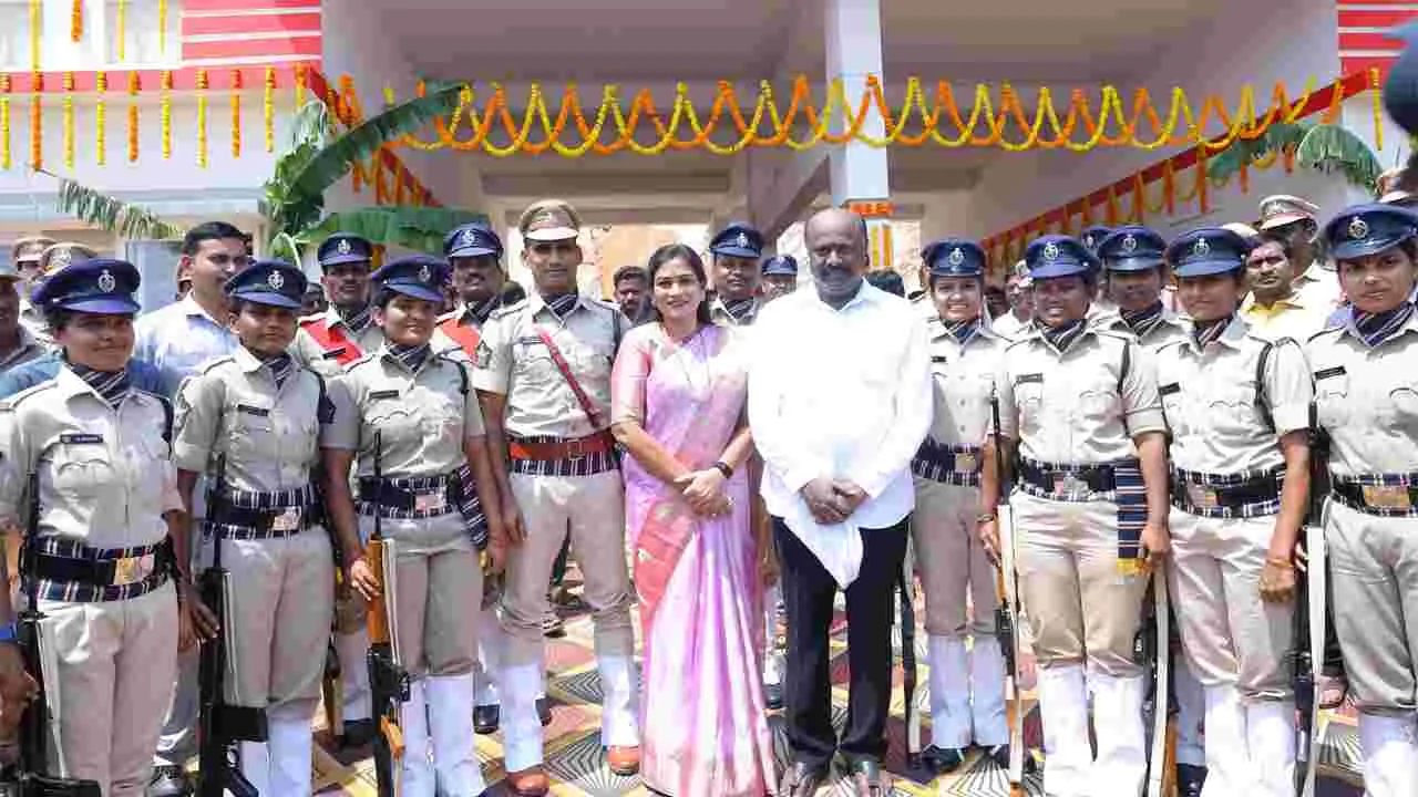 స్వగ్రామంలో అగ్నిమాపక కేంద్ర నూతన భవనాన్ని ప్రారంభించిన హోంమంత్రి అనిత
