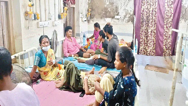 30 Beds.. But 60 Patients బెడ్లు 30.. రోగులు 60 మంది