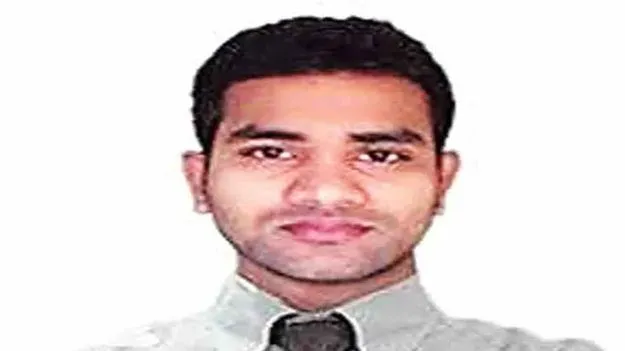 ఐ బొమ్మ రవి ఖాతాలు అన్‌ఫ్రీజ్‌ చేయండి 