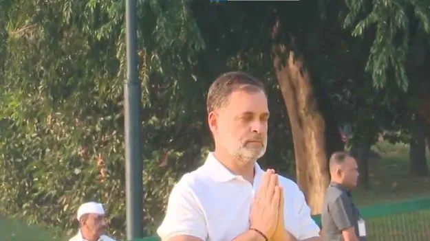ఇందిరా గాంధీ వర్ధంతి.. శక్తి స్థల్ వద్ద రాహుల్, ఖర్గే, సోనియా నివాళులు