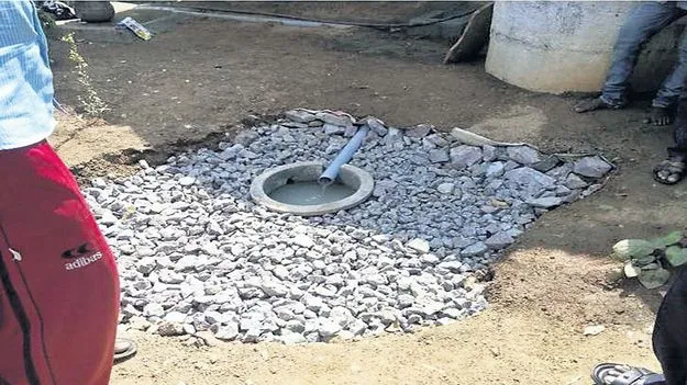 రాలే చినుకును ఒడిసిపట్టాలి..