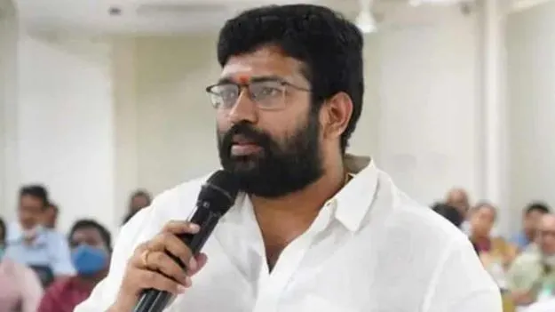 నల్లజర్ల పీఎస్‌లో వైసీపీ మాజీ ఎమ్మెల్యేపై కేసు నమోదు 