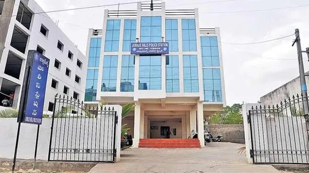 జూబ్లీహిల్స్‌లో భారీ చోరీ.. వ్యాపారవేత్త ఇంట్లో వజ్రాభరణాలు మాయం