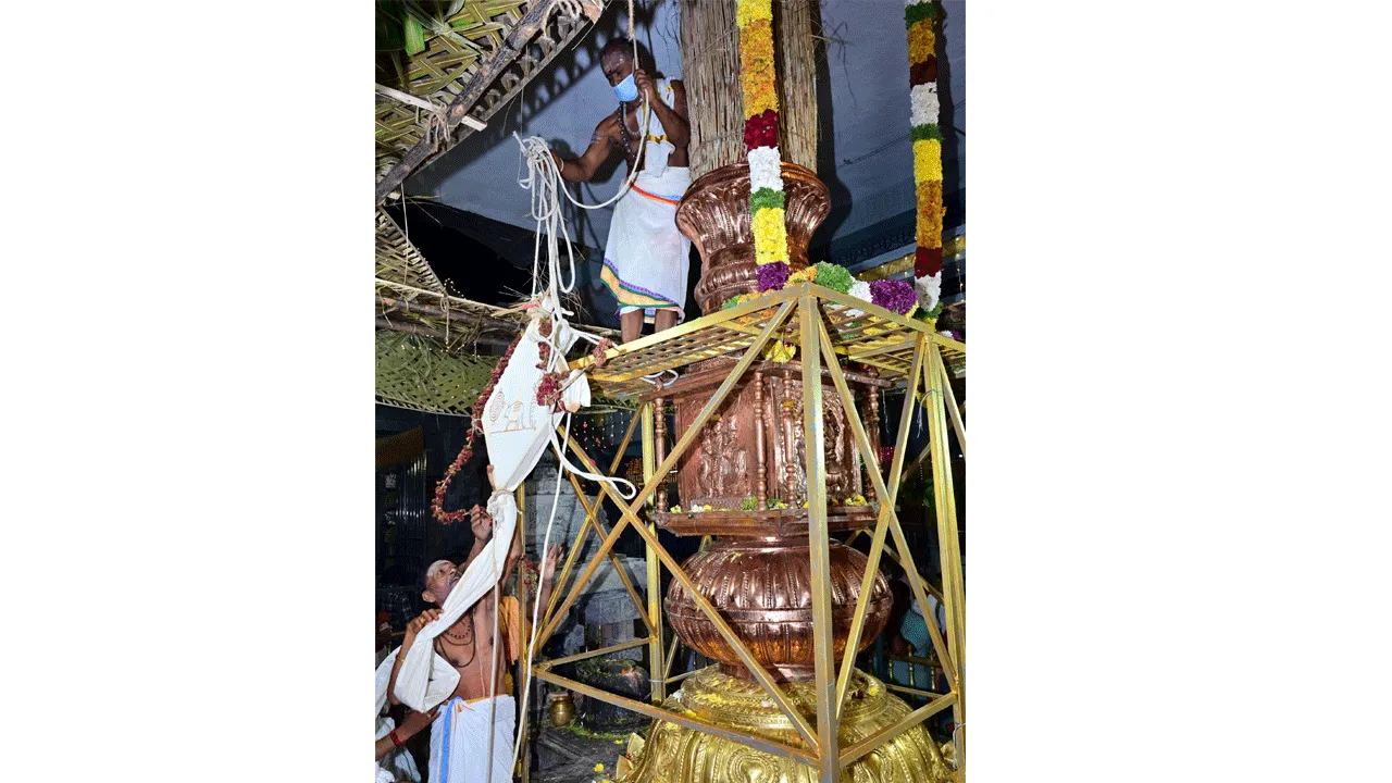 ధ్వజావరోహణంతో ముగిసిన బ్రహ్మోత్సవాలు