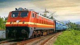 వరంగల్‌, విజయవాడ మీదుగా ప్రత్యేక రైళ్లు