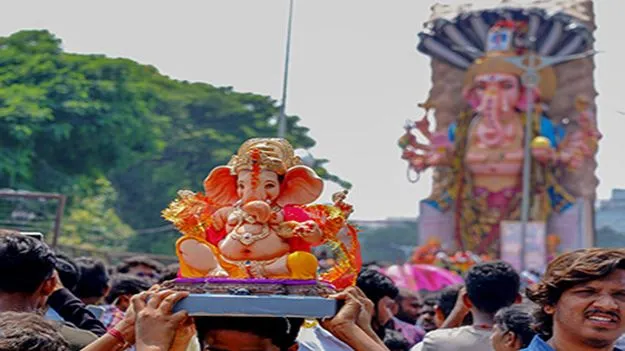 రేపే ఖైరతాబాద్ బడా గణేశుని నిమజ్జనం.. అమల్లోకి ట్రాఫిక్ ఆంక్షలు