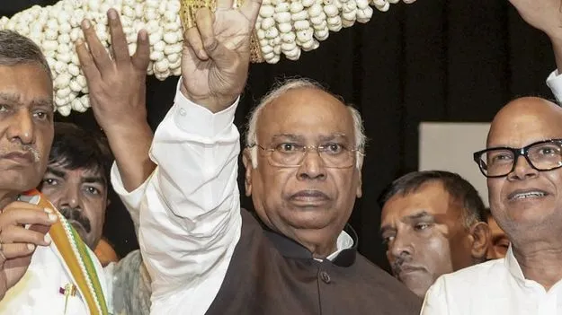 మోదీ బాబైనా పోవాల్సిందే!