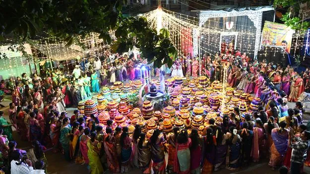 తీరొక్క పూలజాతర