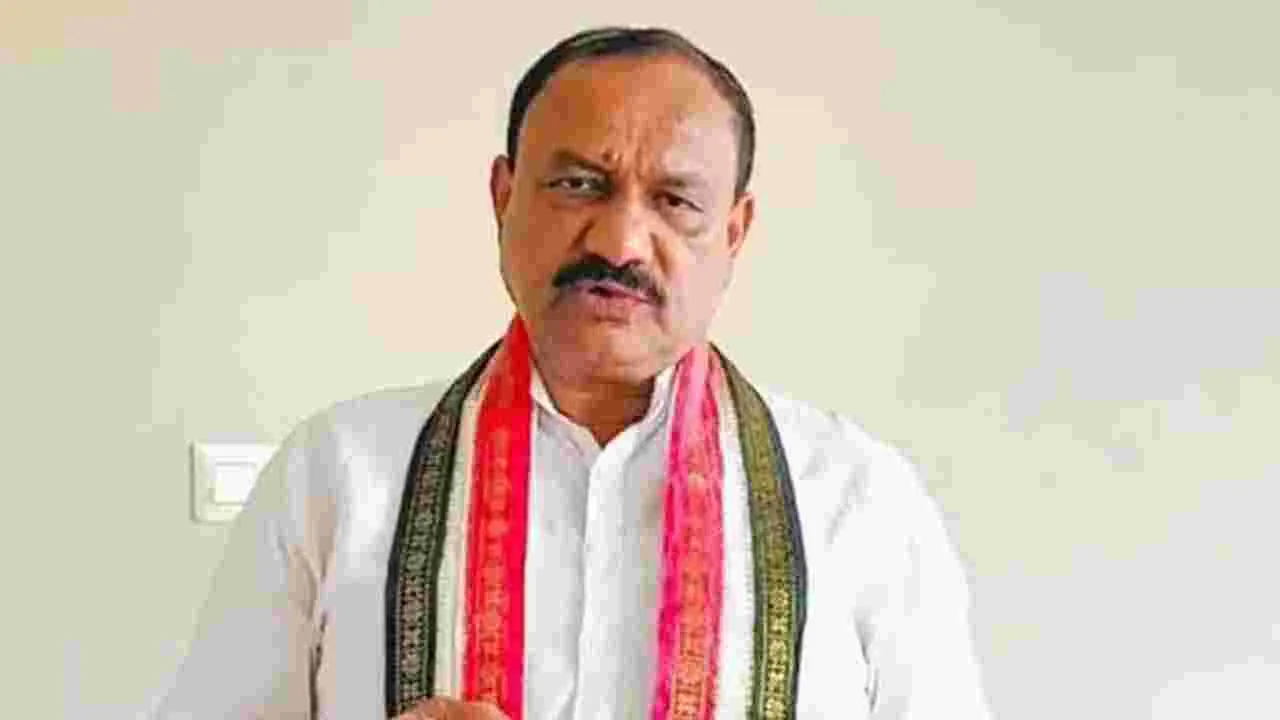 కేసీఆర్ కుటుంబ సభ్యుల భూముల విచారణపై కట్టుబడి ఉన్నాం: మహేశ్ గౌడ్