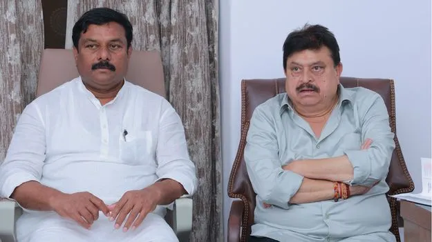 22ఏపై ప్రభుత్వాన్ని నిలదీద్దాం 