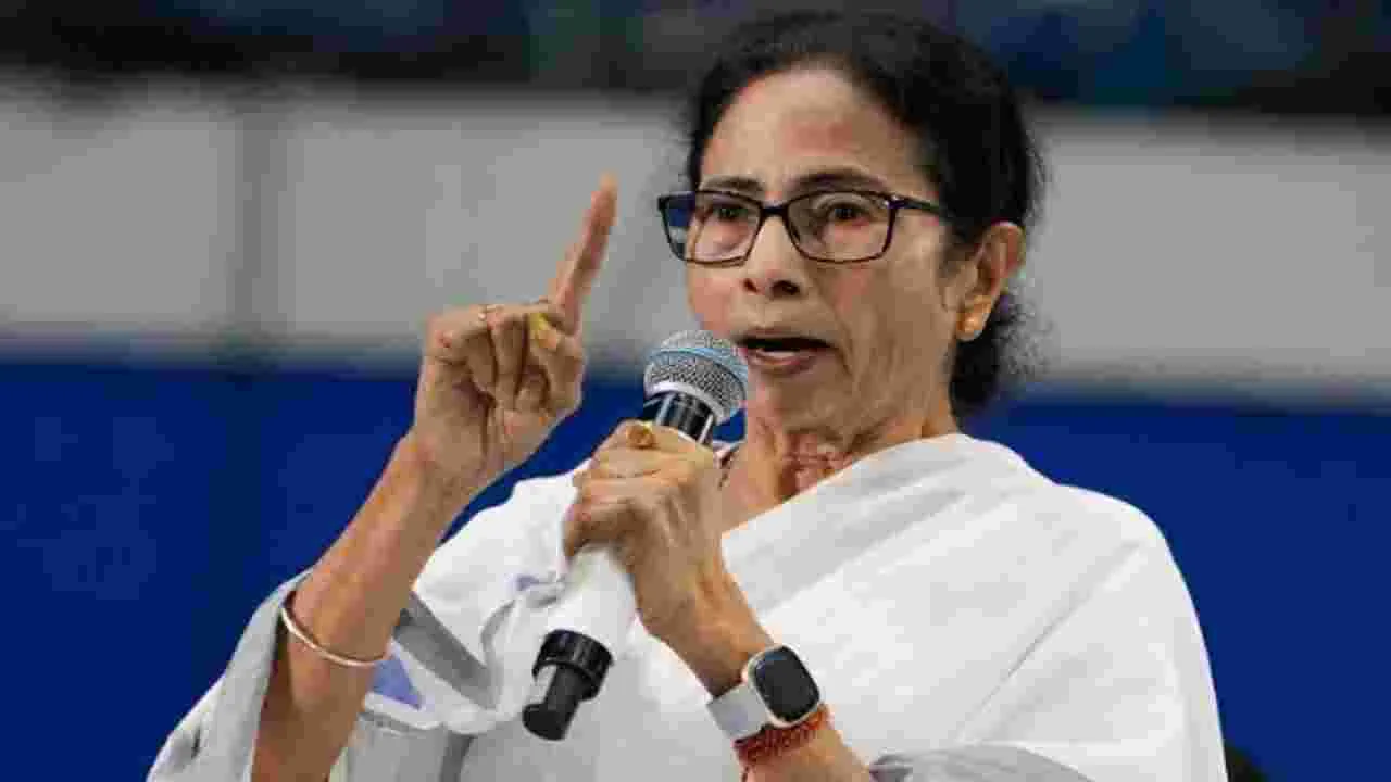 టీఎంసీ పేరు, గుర్తు వివాదం.. ఈసీకి సుప్రీంకోర్టు కీలక డెడ్‌లైన్..