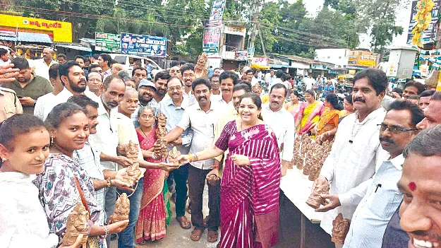   Ganeshas.  మట్టి గణపతులతో  పర్యావరణాన్ని పరిరక్షిద్దాం