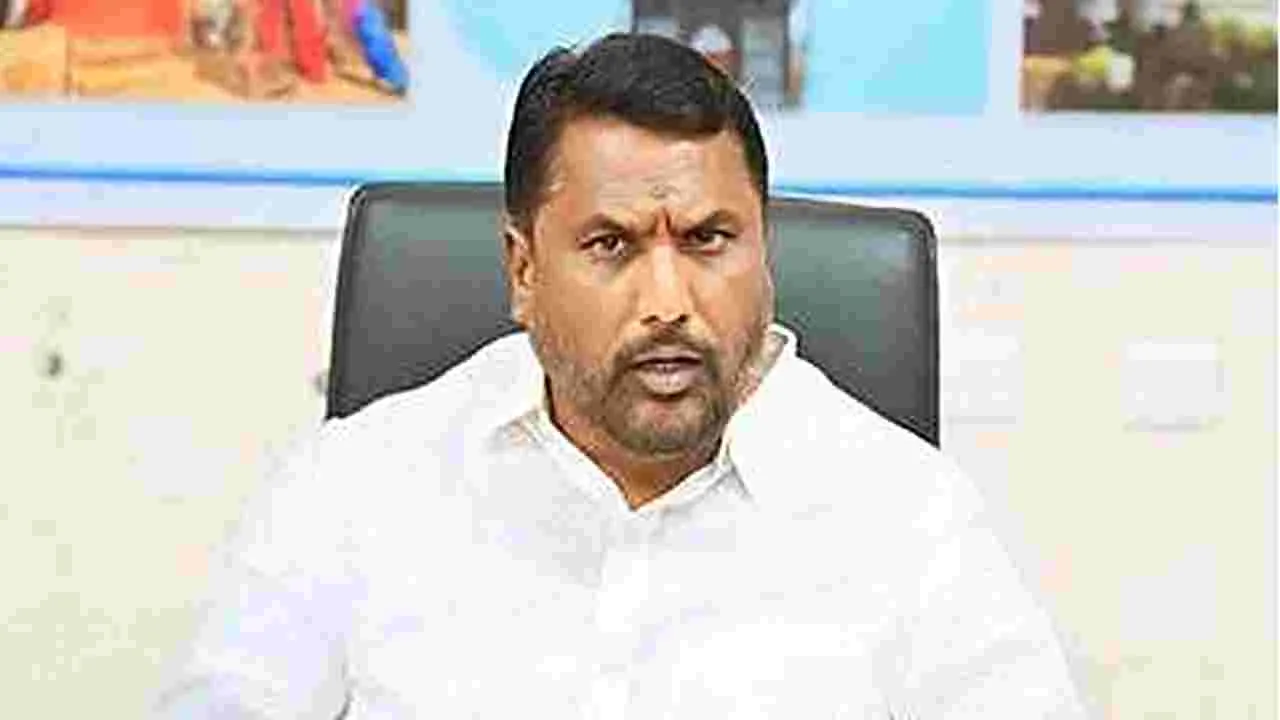 బీఆర్ఎస్ నేత కుటుంబానికి మంత్రి లక్ష్మణ్ భరోసా బీఆర్ఎస్ నేత కుటుంబానికి మంత్రి లక్ష్మణ్ భరోసా