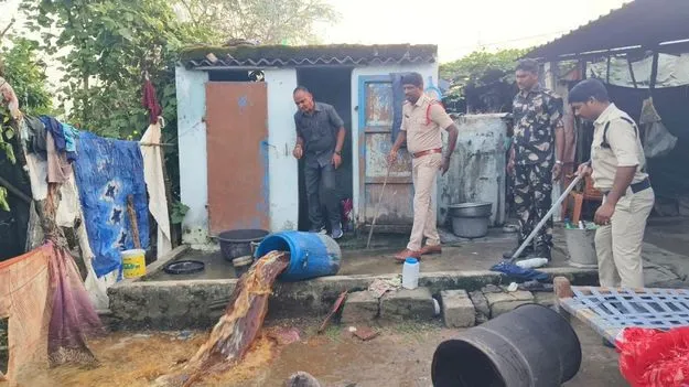 పల్లెల్లో గుడుంబా కిక్కు..