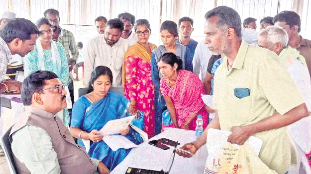 వెలిగొండ నిర్వాసితులకు ప్రభుత్వం అండ