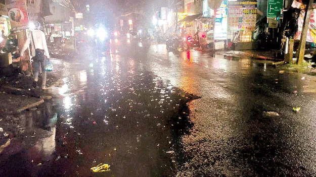   Encroachments   ఆక్రమణలు తొలగించలేరా?