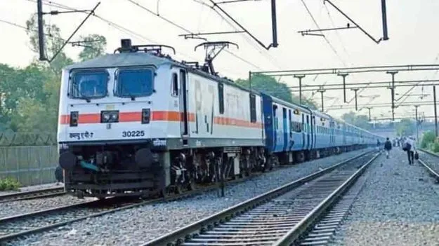 నవంబరు 10 నుంచి పలు రైళ్ల రద్దు, దారి మళ్లింపు