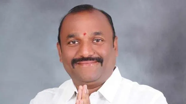 తాతా మధు, నవీన్‌రెడ్డి చర్య  సభా హక్కులకు విఘాతం