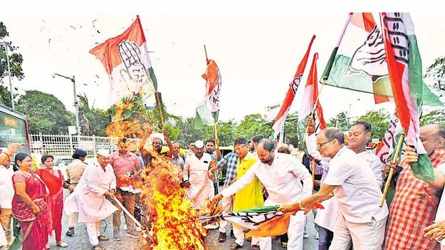 ఈసీలో బుల్డోజింగ్‌ !