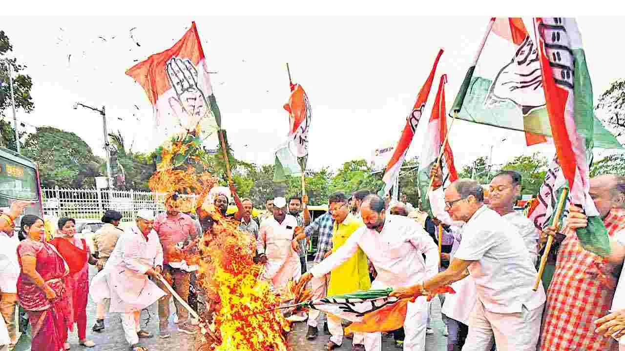 ఈసీలో బుల్డోజింగ్‌ !