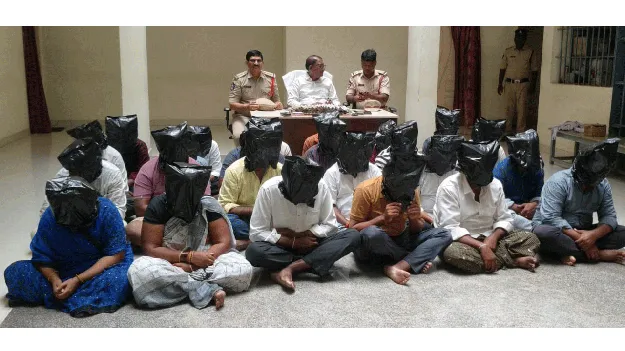 బోయకొండలో 24 మంది జూదరుల అరెస్టు