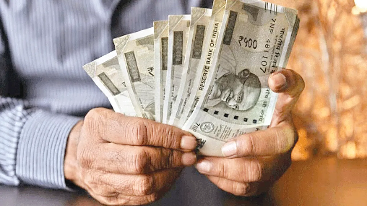 Pension Distribution పింఛన్ల పంపిణీలో మార్పులు